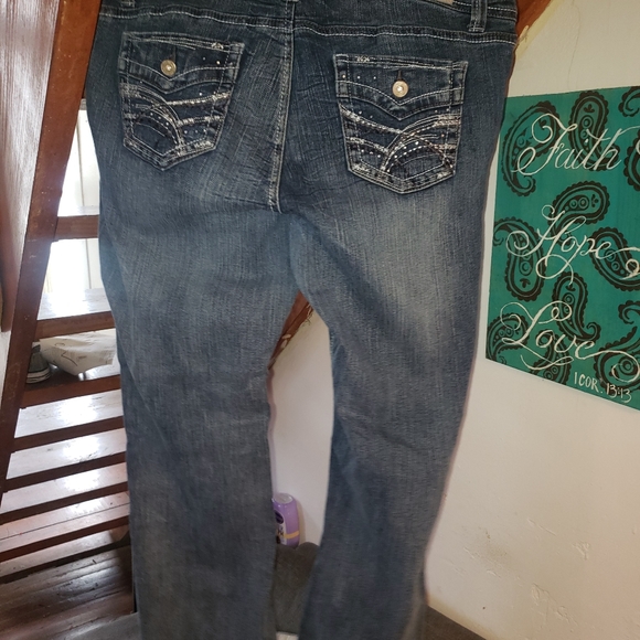 AIRYA JEANS - Picture 3 of 3